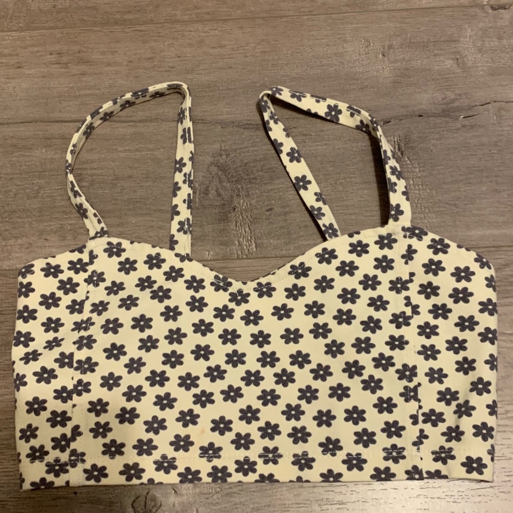 Brandy Melville Crop top